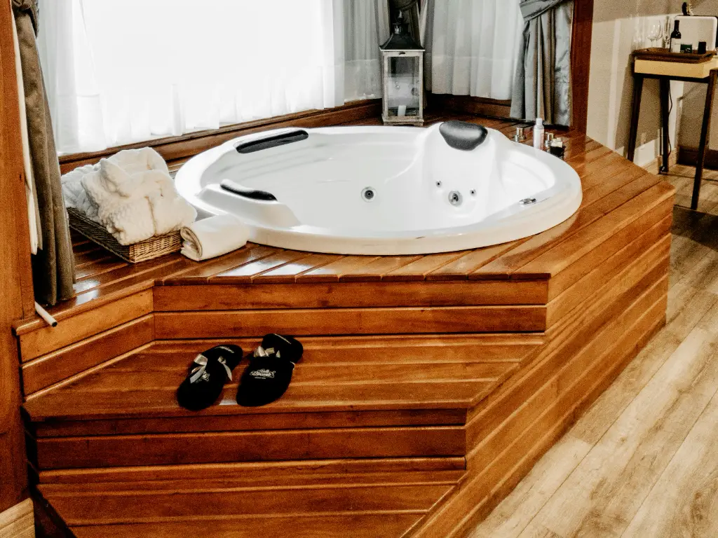 Top 10 Custom Bathtub Sizes for Every Bathroom Layout
