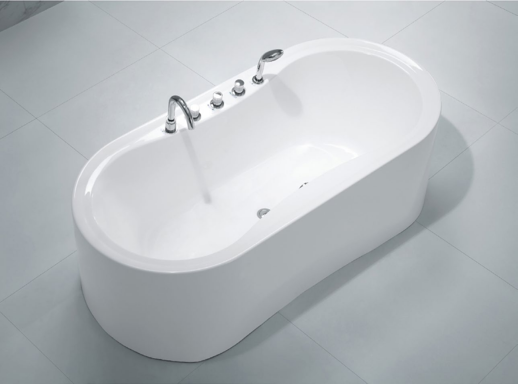freestanding acrylic bathtub with faucet deck white 1700mm EE627