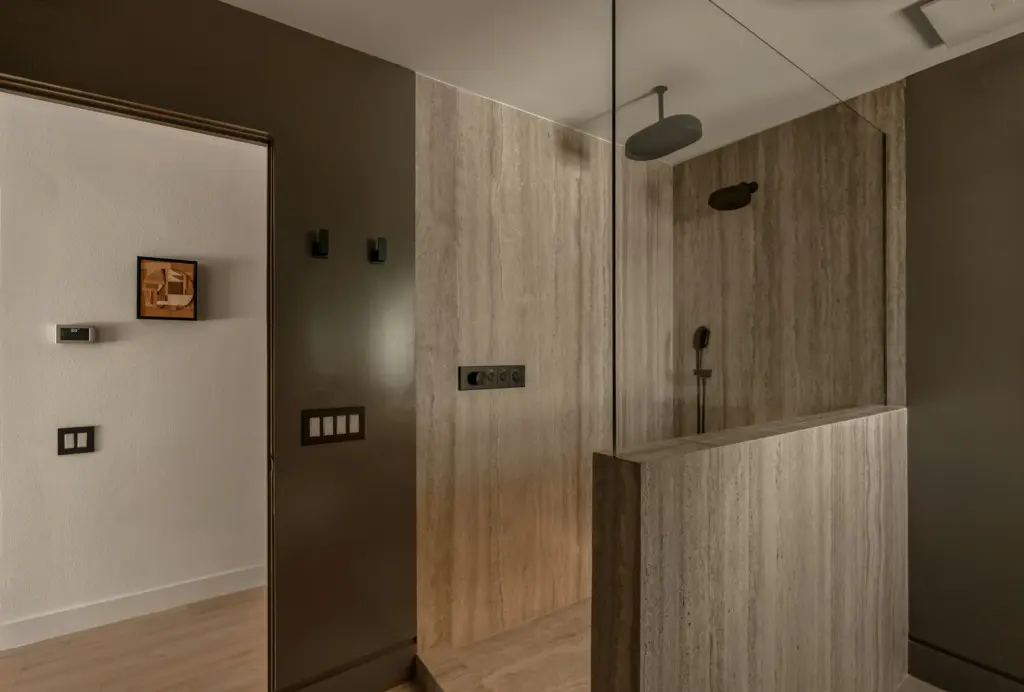 Commercial Shower Enclosure Market Trends: What Specifiers and Buyers Should Know in 2026